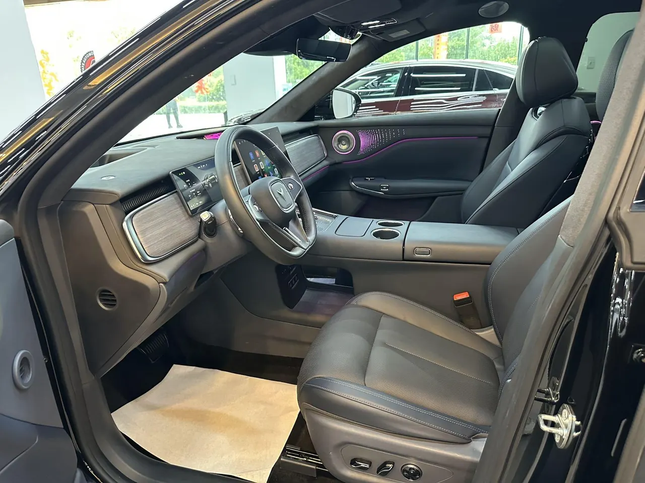 Voyah 2025 bosom friend four-wheel drive dry Kun version automatic gear 3