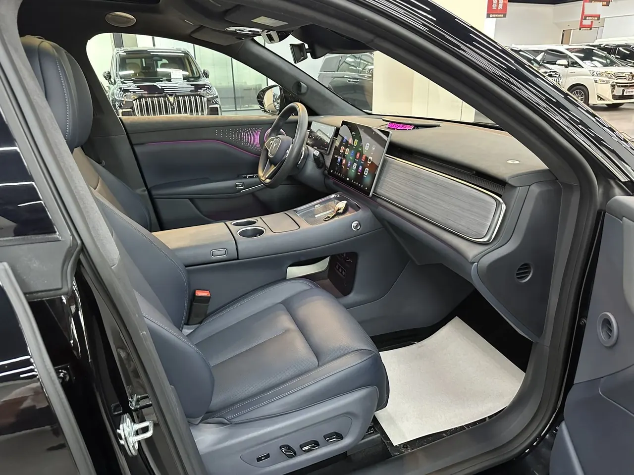 Voyah 2025 bosom friend four-wheel drive dry Kun version automatic gear 4