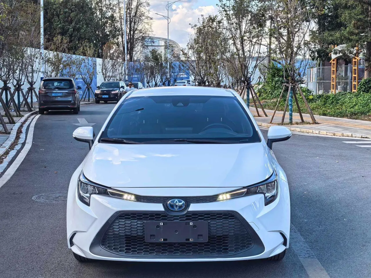 Toyota 2022 Lei Ling Shuangqing 1.8H Stepless Leading Edition Automatic Gear 2