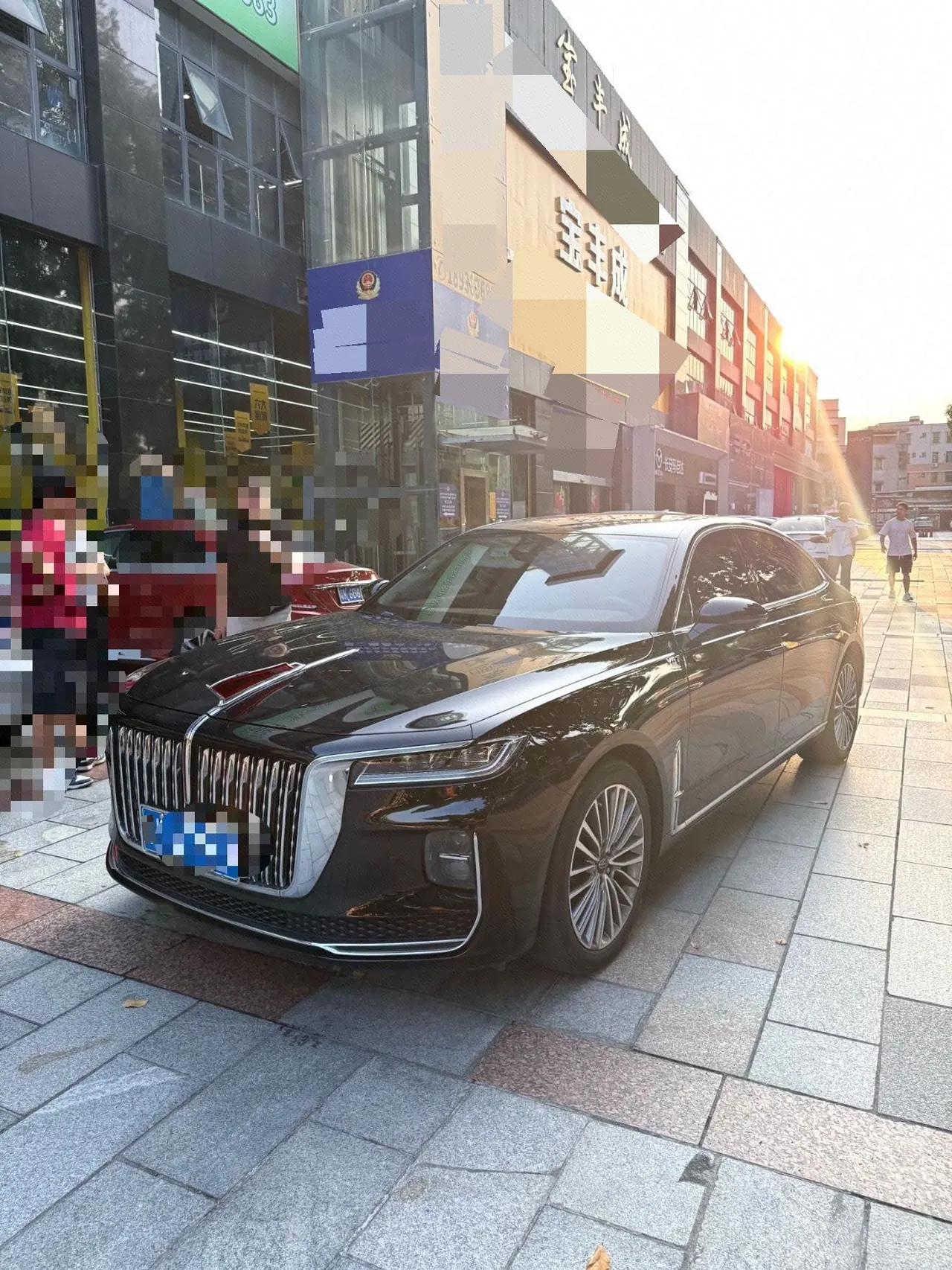 Open image lightbox: HongQi 2022 H9 48V 2.0T Zhilian Flag Edition Automatic Gear