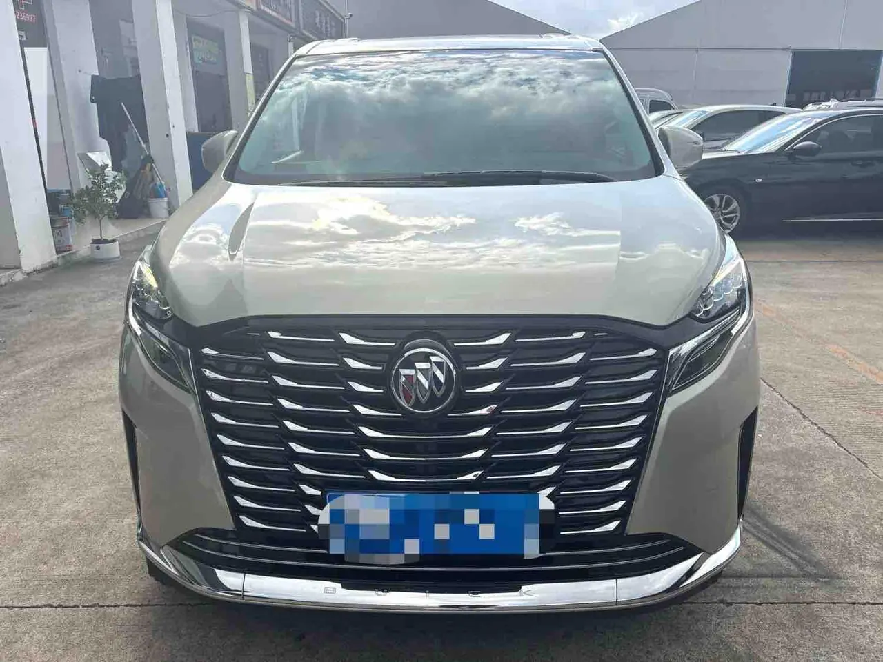 Buick 2022 GL8 ES Lu Zun 2.0T 653T Comfortable Automatic Gear 2