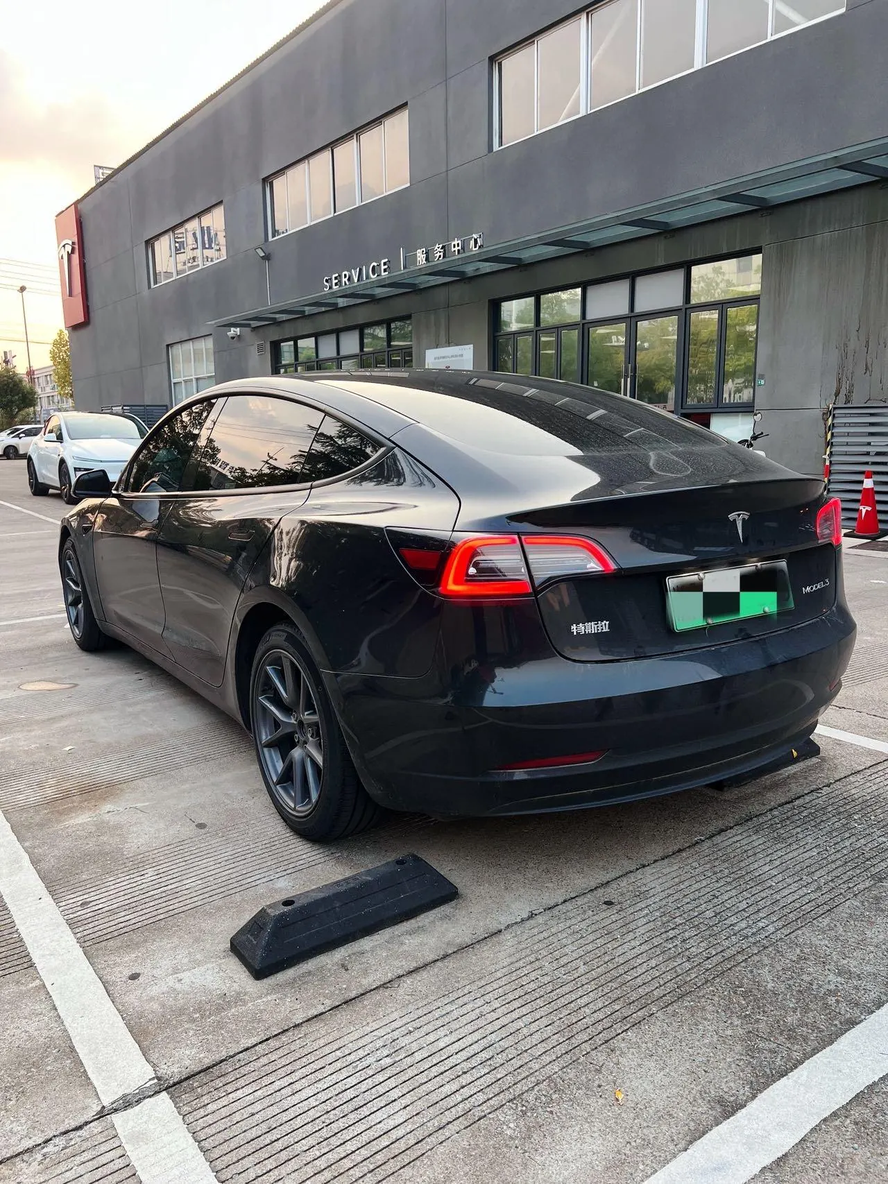 Tesla 2022 Model 3 rear-wheel drive version of automatic transmission 4