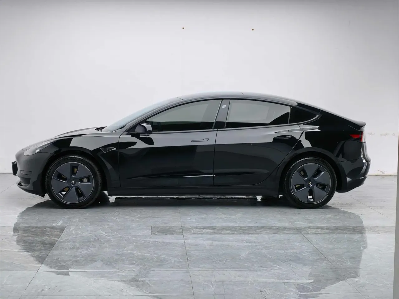 Tesla 2022 Model 3 rear-wheel drive version of automatic transmission 3