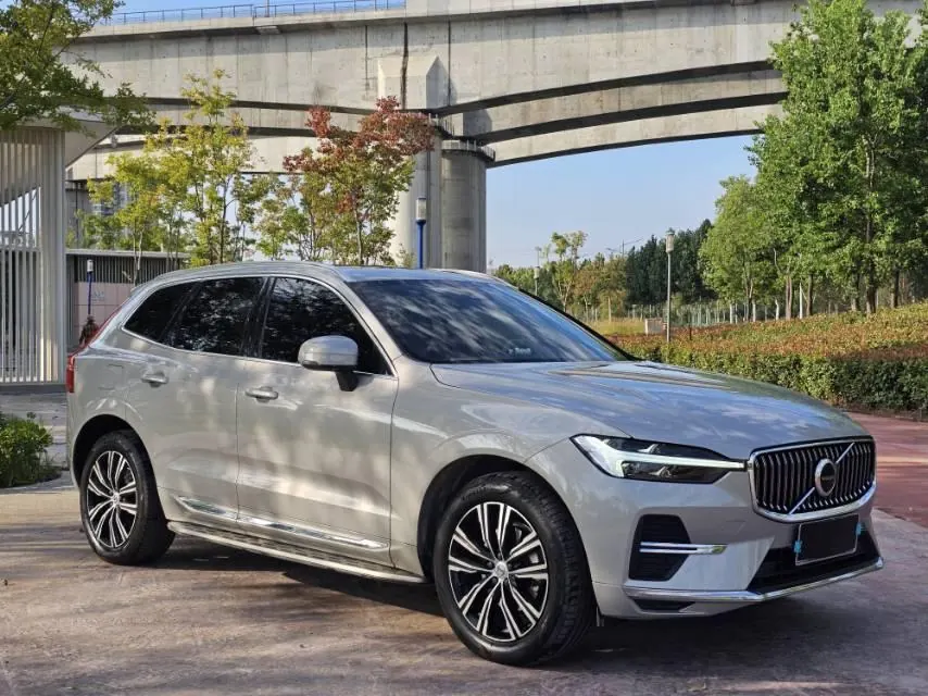 Volvo 2022 XC60 48V 2.0T B5 4-wheel drive Zhiyuan Deluxe Edition Automatic Gear 3