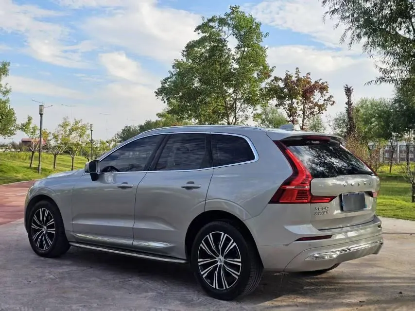 Volvo 2022 XC60 48V 2.0T B5 4-wheel drive Zhiyuan Deluxe Edition Automatic Gear 4
