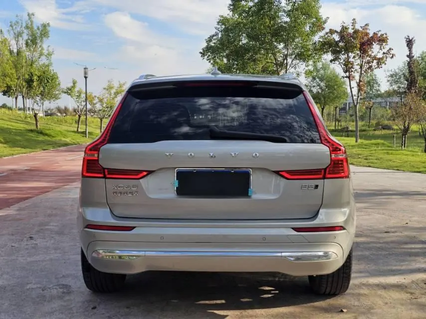 Volvo 2022 XC60 48V 2.0T B5 4-wheel drive Zhiyuan Deluxe Edition Automatic Gear 5