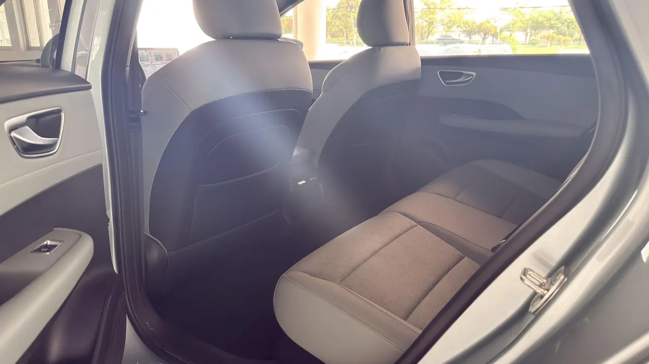 Roewe 2025 D 6 520km Smart Edition Automatic Gear 5
