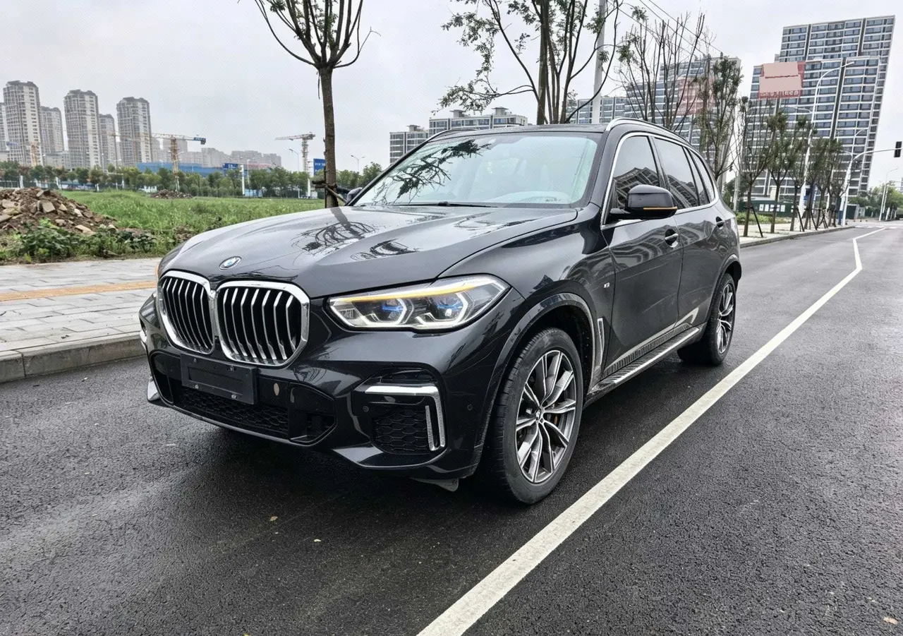 Открыть галерею: BMW 2022 X5 xDrive 30Li 2.0T exclusive m sports suit automatic gear