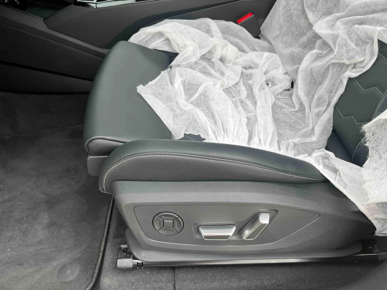 Audi 2026 Q6L Sportback e-tron Starts Pilot Edition Automatic Gear 7
