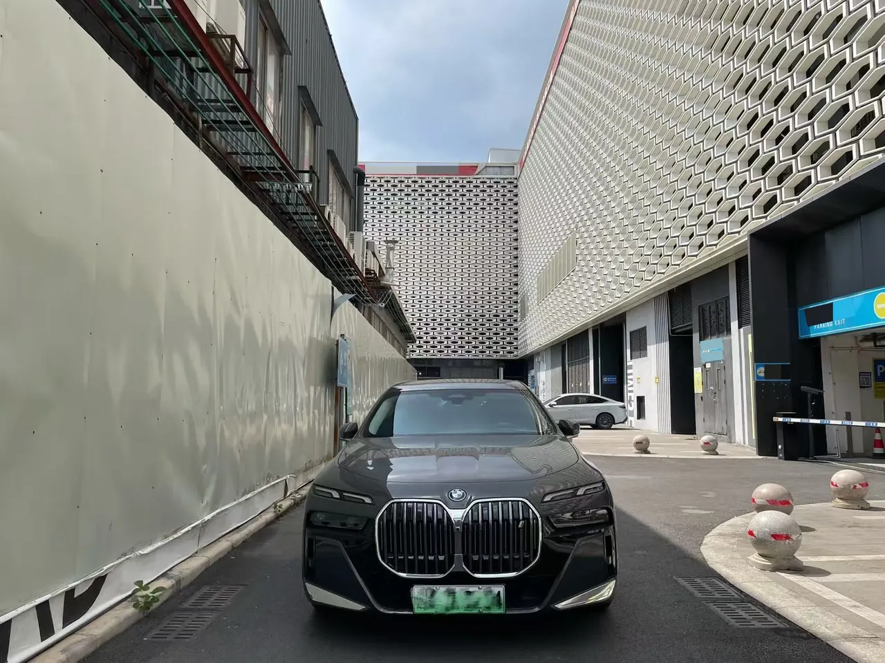 BMW i7 (Imported) 2023 i7 eDrive50L Leading M Sports Suit Automatic Gear 7