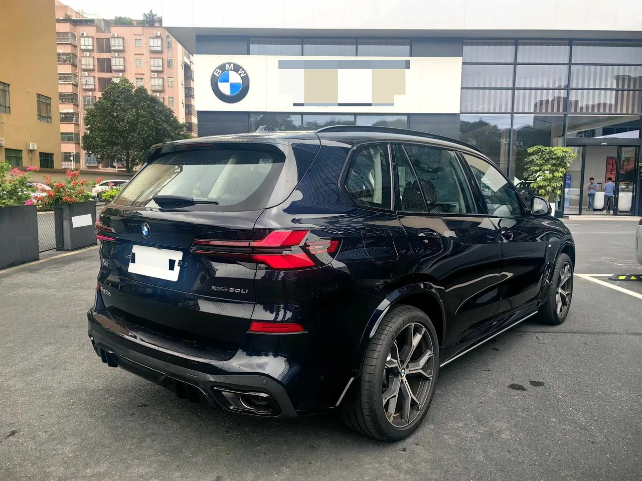 BMW 2023 X5 xDrive30Li 48V 2.0T exclusive m sports obsidian night suit automatic gear 4