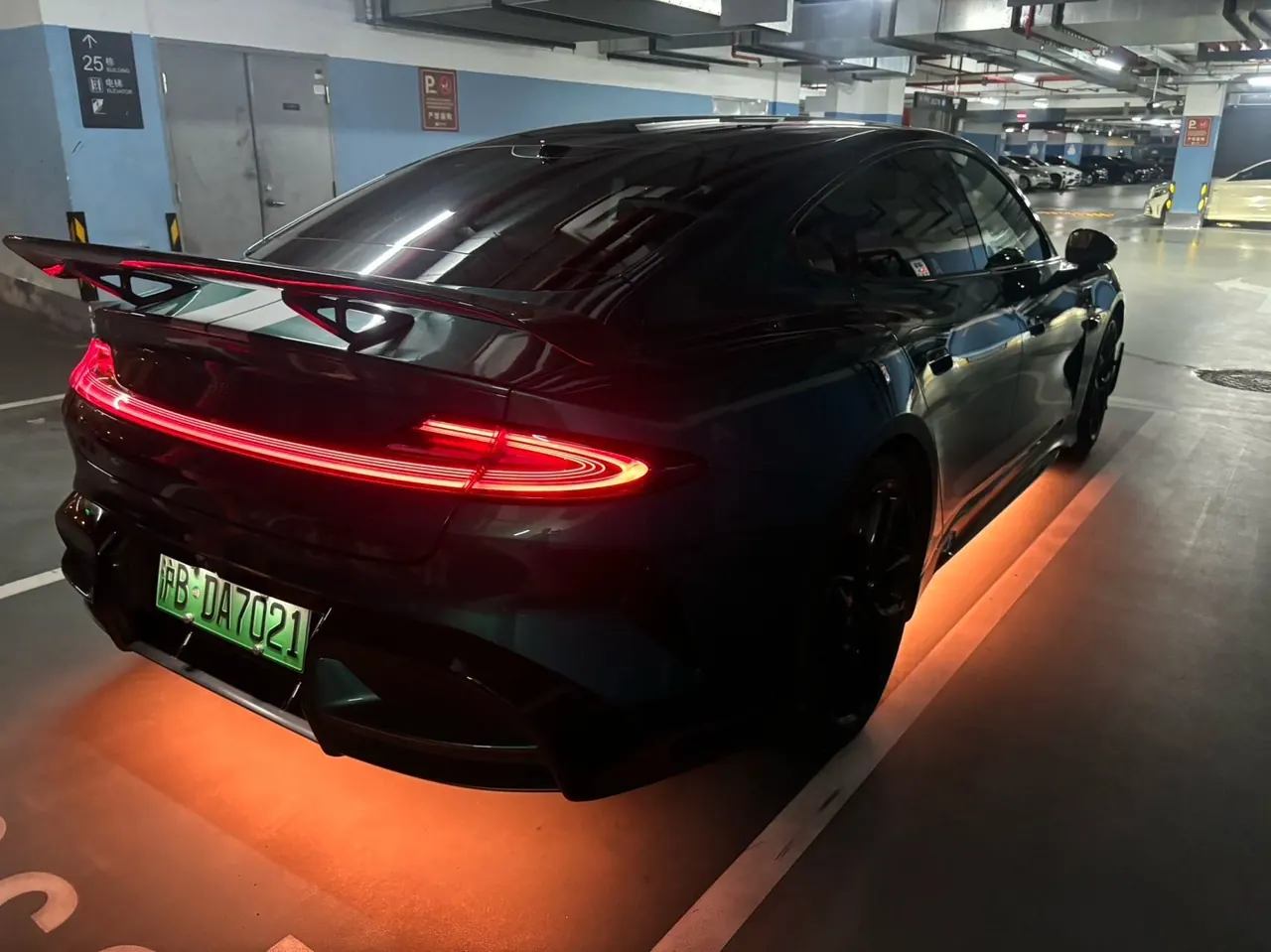MI 2025 SU7 Ultra Ultra Automatic 4