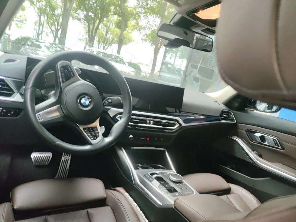 BMW 3 Series 2023 325Li 2.0T M Sports Obsidian Night Suit Automatic Gear 2