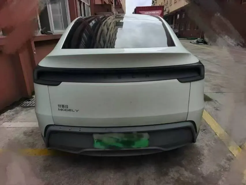 Tesla 2025 Model Y rear-wheel drive version automatic transmission 5