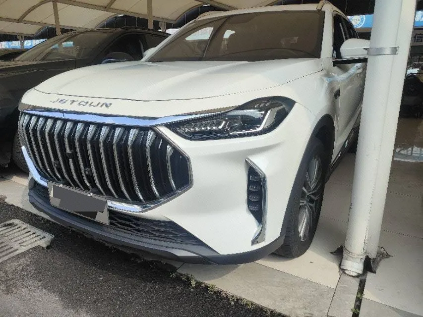 Open image lightbox: Jetour 2025 X70 PLUS 1.5T Deluxe Surging Edition 5-seat Automatic Gear