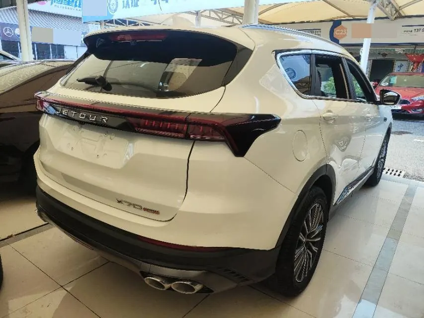 Jetour 2025 X70 PLUS 1.5T Deluxe Surging Edition 5-seat Automatic Gear 3
