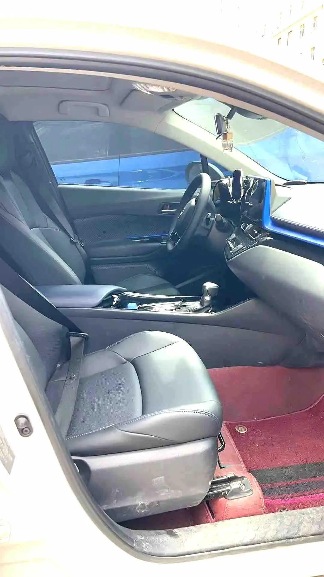 Toyota 2023 C- HR 2.0 Stepless Deluxe Edition Automatic Gear 2