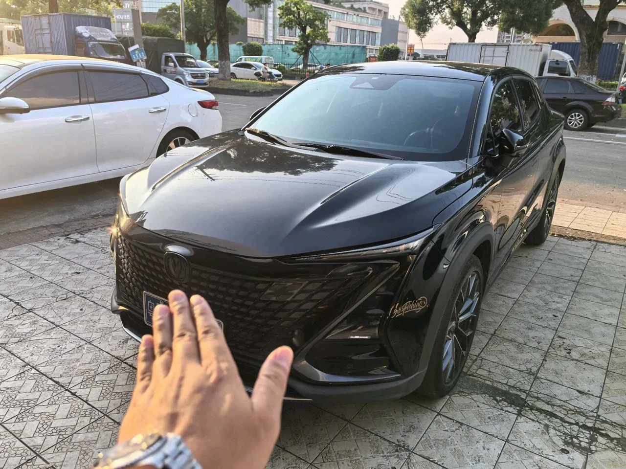 Open image lightbox: ChangAn 2022 UNI-T 1.5T honorable automatic gear