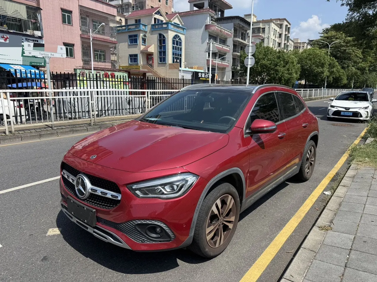 Открыть галерею: Mercedes Benz 2020 GLA 200 1.3T automatic gear