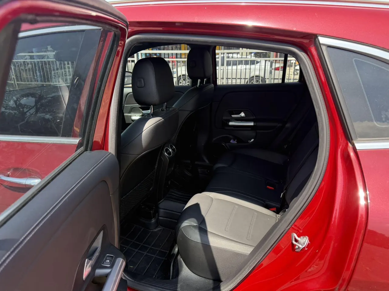 Mercedes Benz 2020 GLA 200 1.3T automatic gear 4