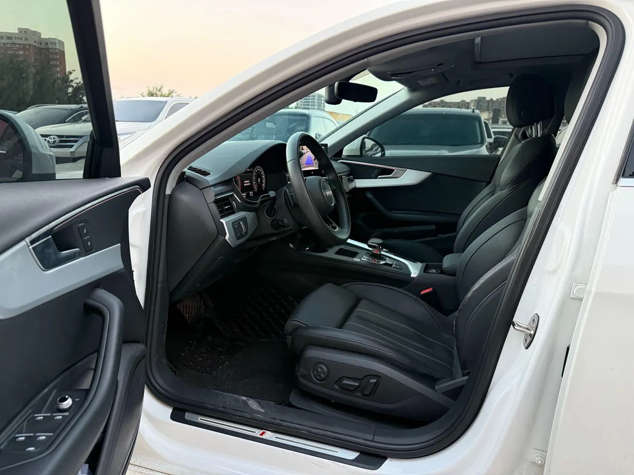 Audi 2020 A4L 2.0TFSI 40TFSI Deluxe Dynamic Automatic 6