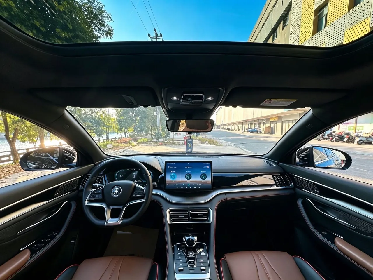 BYD 2020 Song PLUS 1.5T Flagship Automatic Gear 4