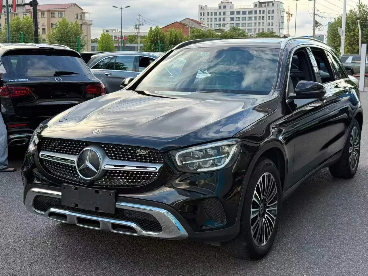 Открыть галерею: Mercedes Benz GLC (Imported) 2020 GLC 260 Coupe 4MATIC 2.0T Automatic