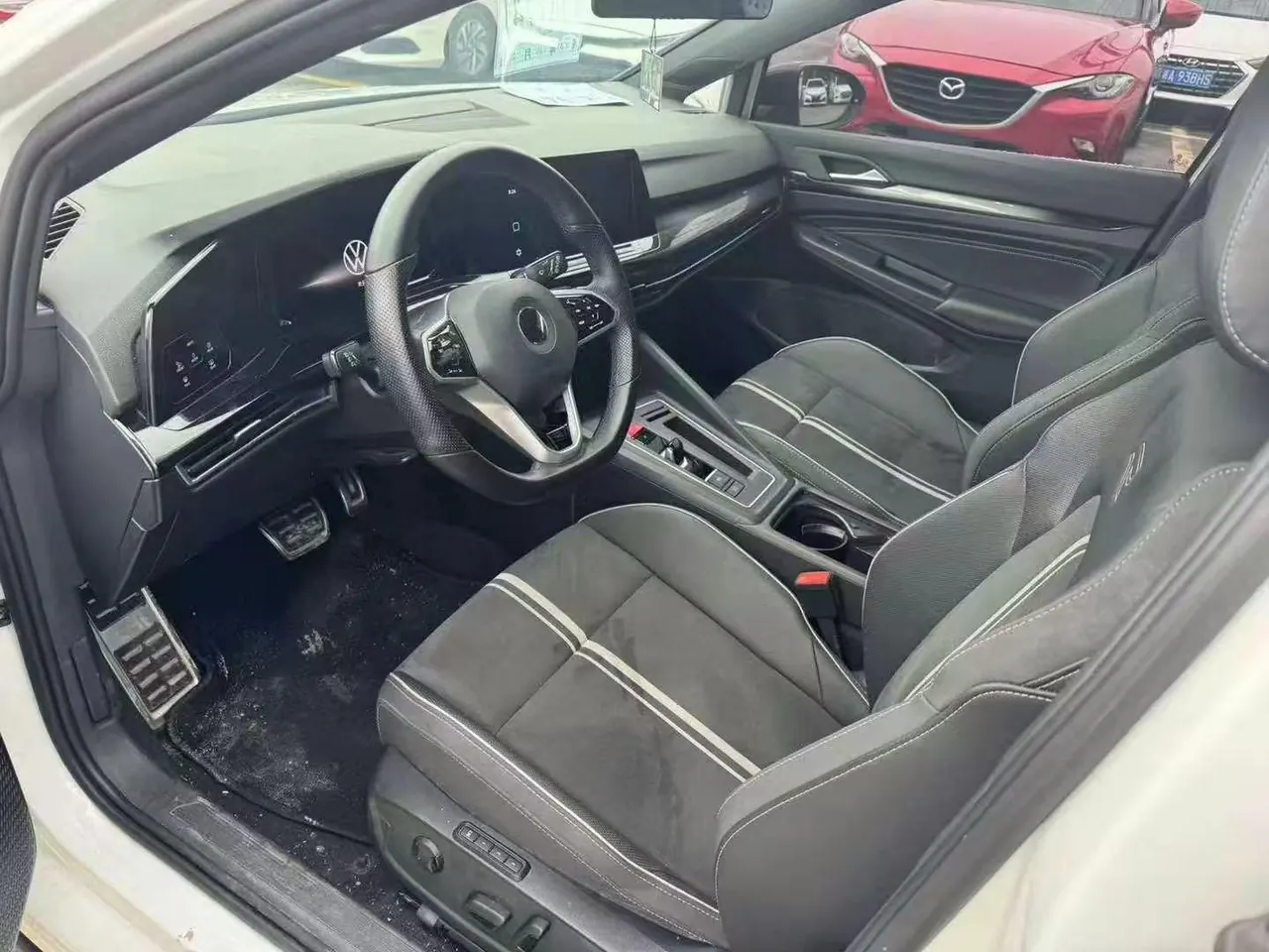 Volkswagen 2021 Golf 8 R-Line 1.4TSI 280TSI Automatic 3