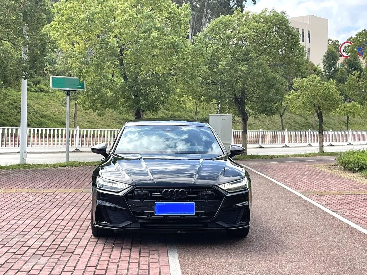 Audi 2022 A7L 2.0TFSI 45TFSI Quattro S-line Black Samurai Edition Automatic Gear 2
