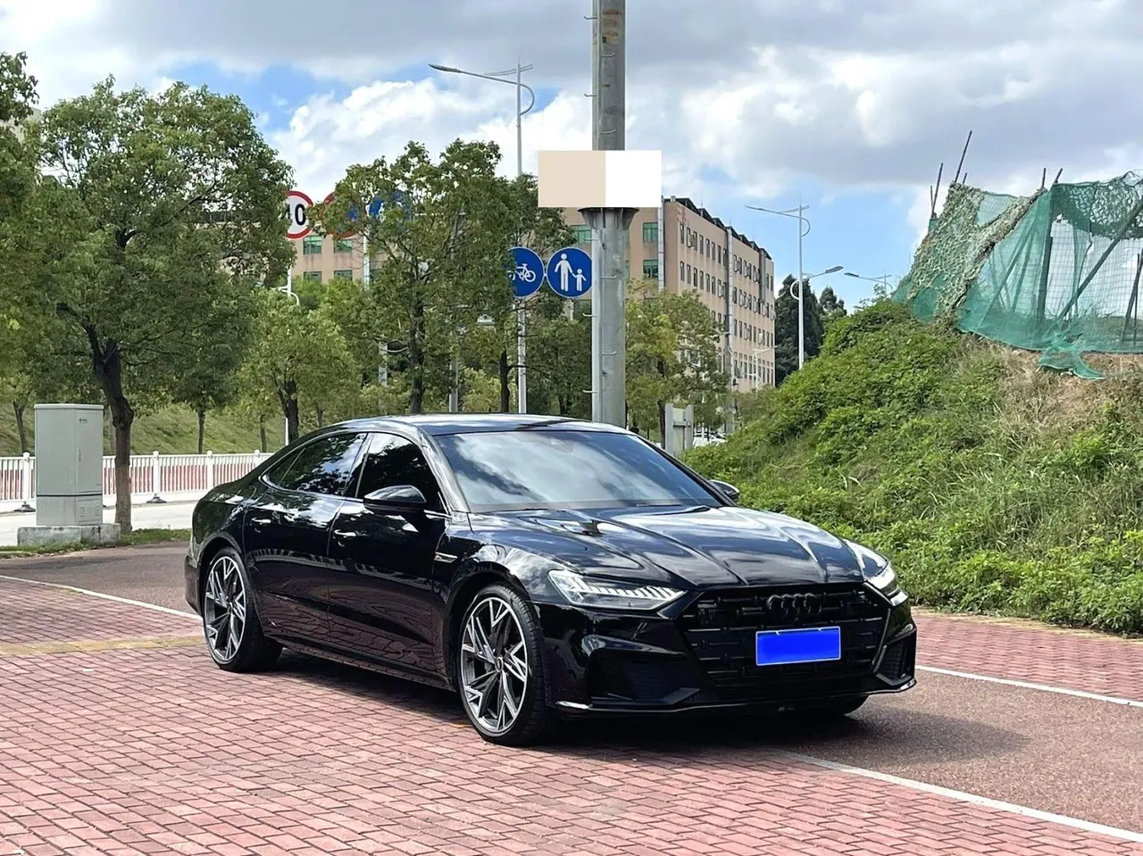 Audi 2022 A7L 2.0TFSI 45TFSI Quattro S-line Black Samurai Edition Automatic Gear 3