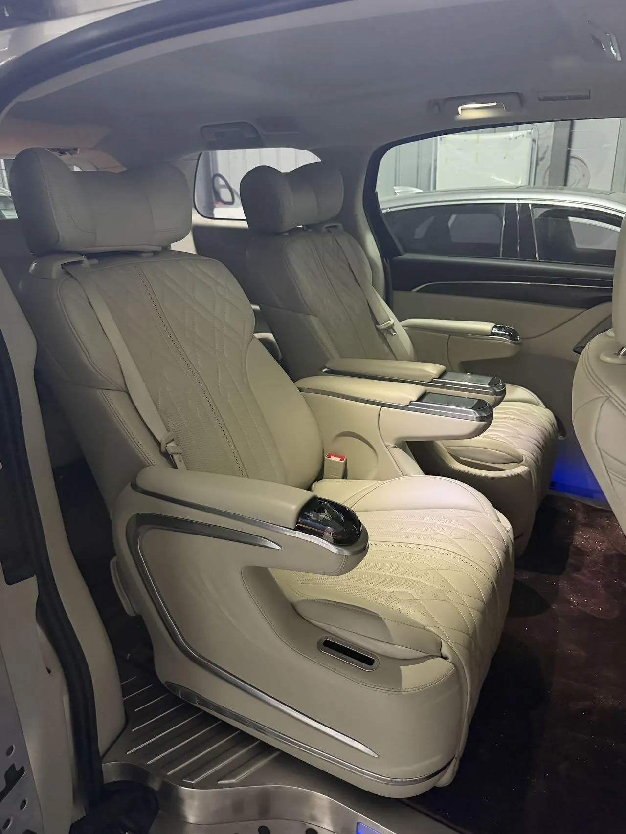 Buick 2021 GL8 ES Lu Zun 2.0T 653T Exclusive Automatic Gear 4