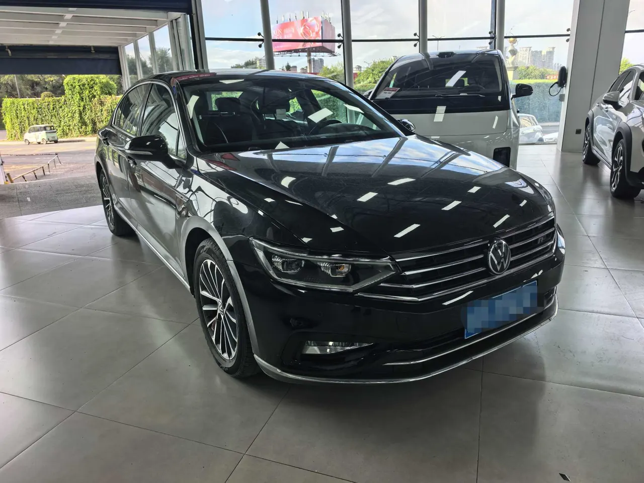 Volkswagen 2020 Magotan 2.0TSI 330TSI luxury automatic transmission 2