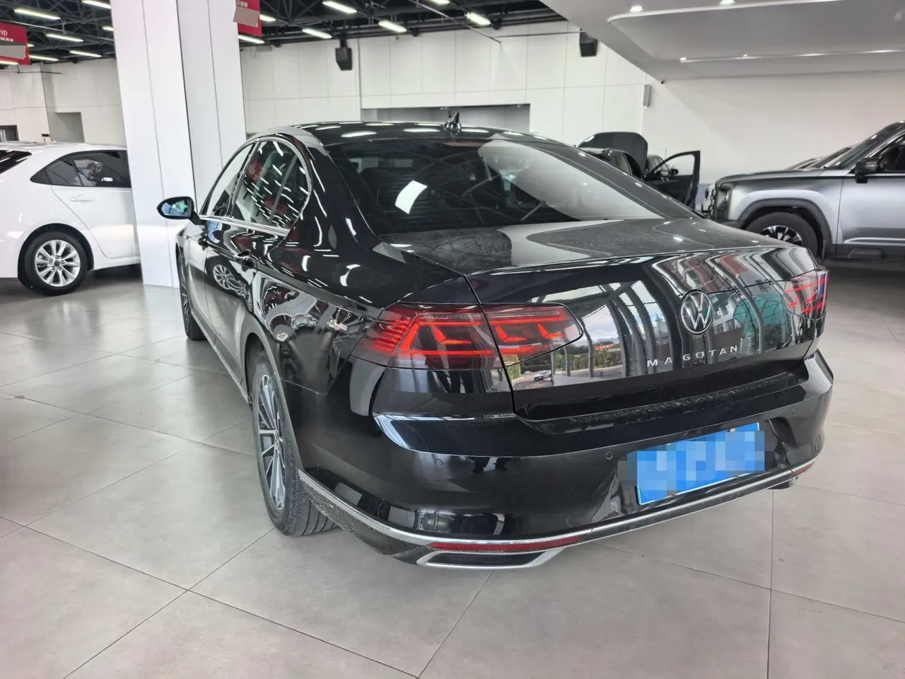 Volkswagen 2020 Magotan 2.0TSI 330TSI luxury automatic transmission 4