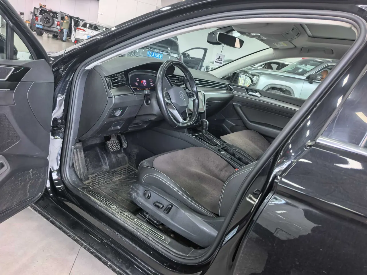 Volkswagen 2020 Magotan 2.0TSI 330TSI luxury automatic transmission 5