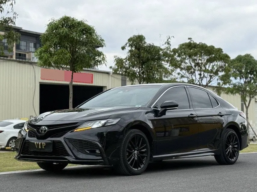Открыть галерею: Toyota 2022 Camry 2.0S Stepless Knight Edition Automatic Gear