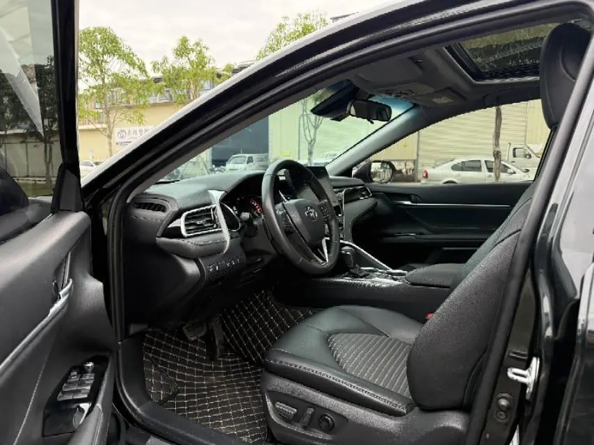 Toyota 2022 Camry 2.0S Stepless Knight Edition Automatic Gear 3