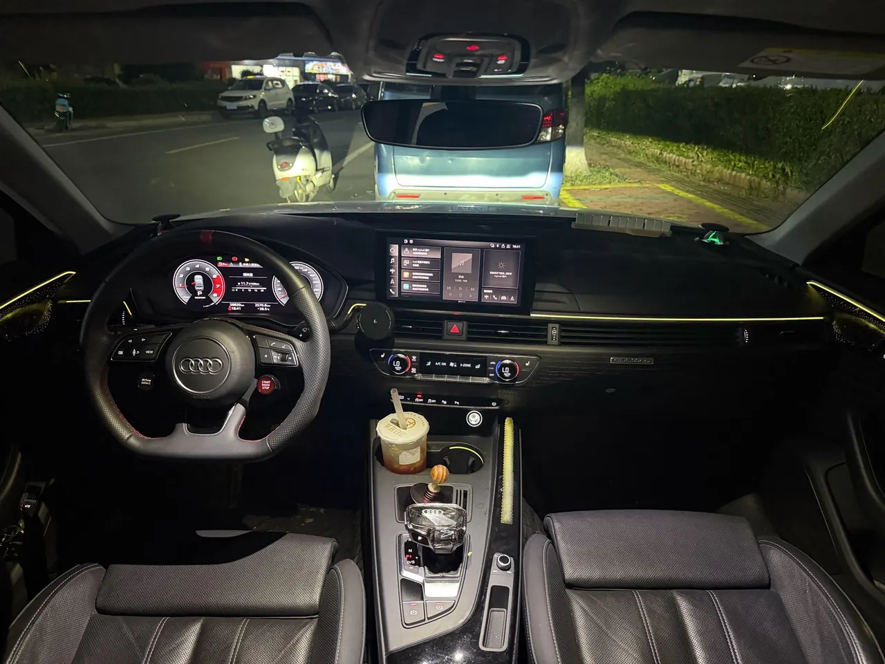 Audi 2020 A4L 2.0TFSI 40TFSI Deluxe Dynamic Automatic 2