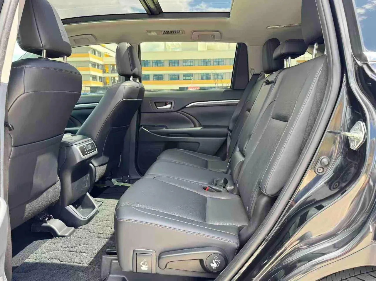 Toyota 2021 Highlander 2.0T 4-wheel drive Premium Edition 7-seat Automatic Gear 5