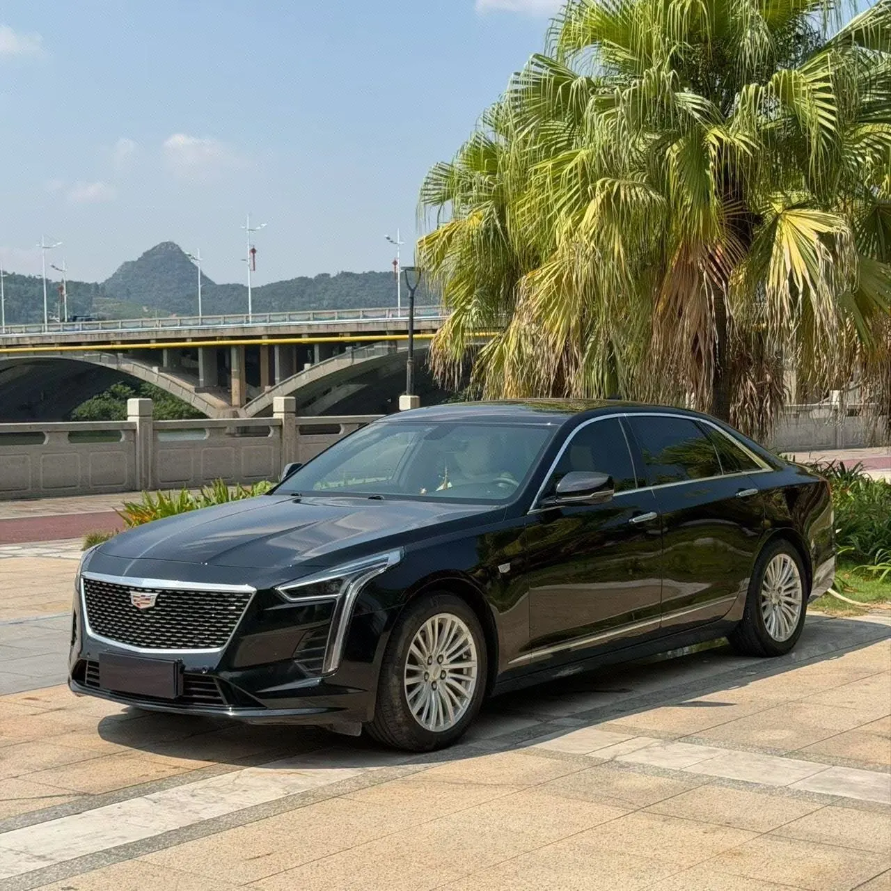 Open image lightbox: Cadillac 2020 CT6 2.0T 28T fashion automatic gear