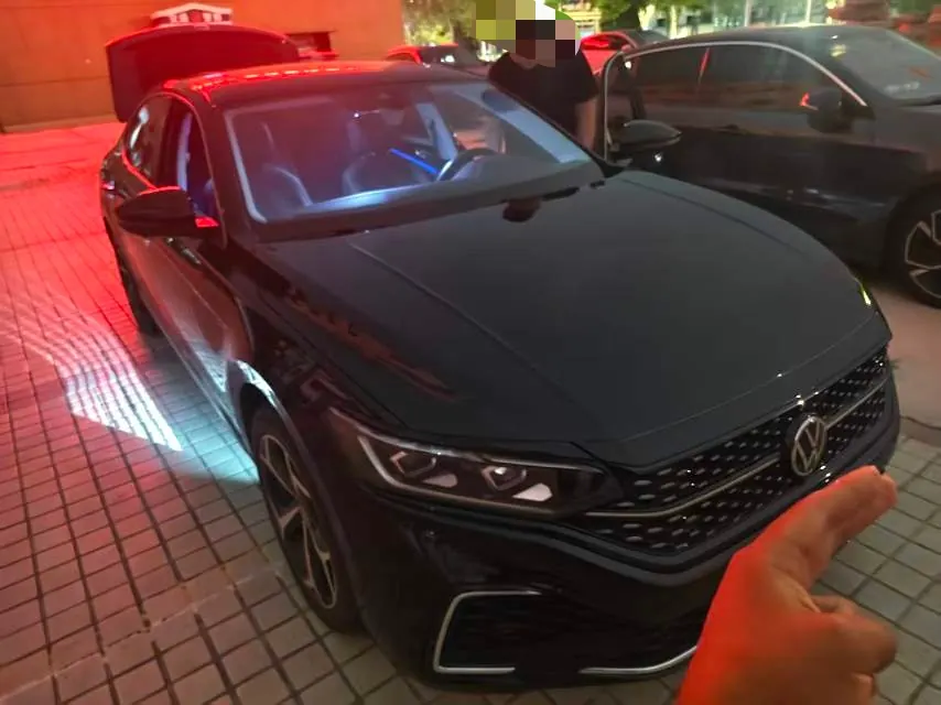 Volkswagen 2025 Passat Pro 2.0TSI 380TSI Star Dragon Edition Automatic 2