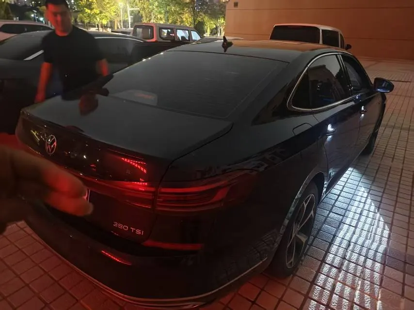 Volkswagen 2025 Passat Pro 2.0TSI 380TSI Star Dragon Edition Automatic 3