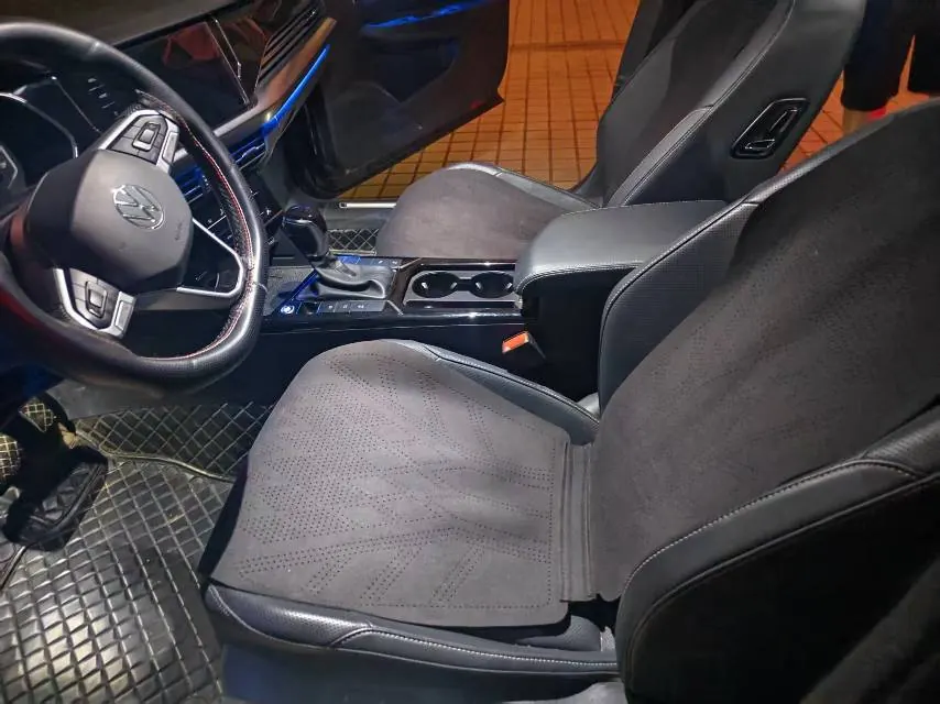 Volkswagen 2025 Passat Pro 2.0TSI 380TSI Star Dragon Edition Automatic 5