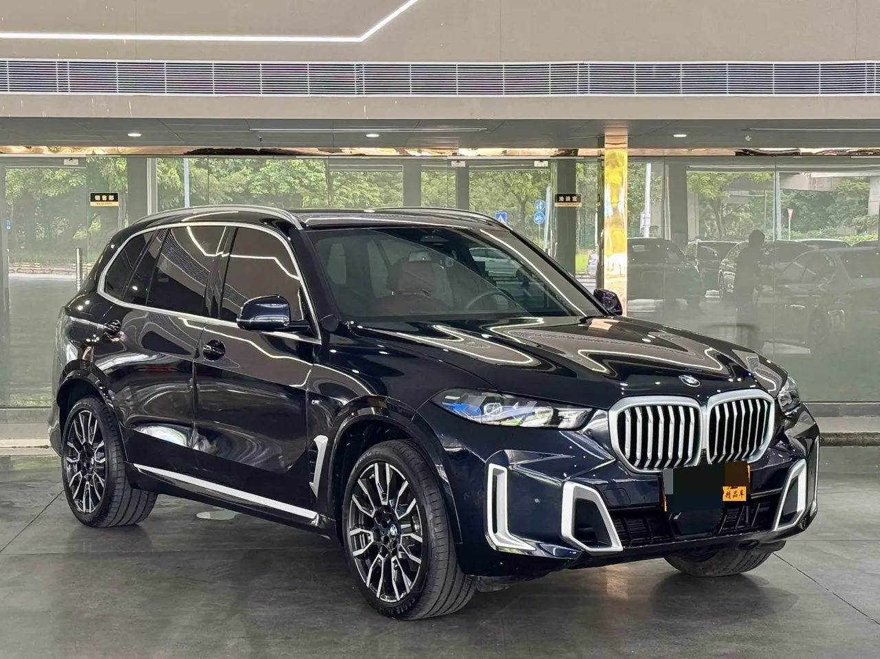 BMW 2023 X5 xDrive40Li 48V 3.0T M sports obsidian night suit automatic gear 2