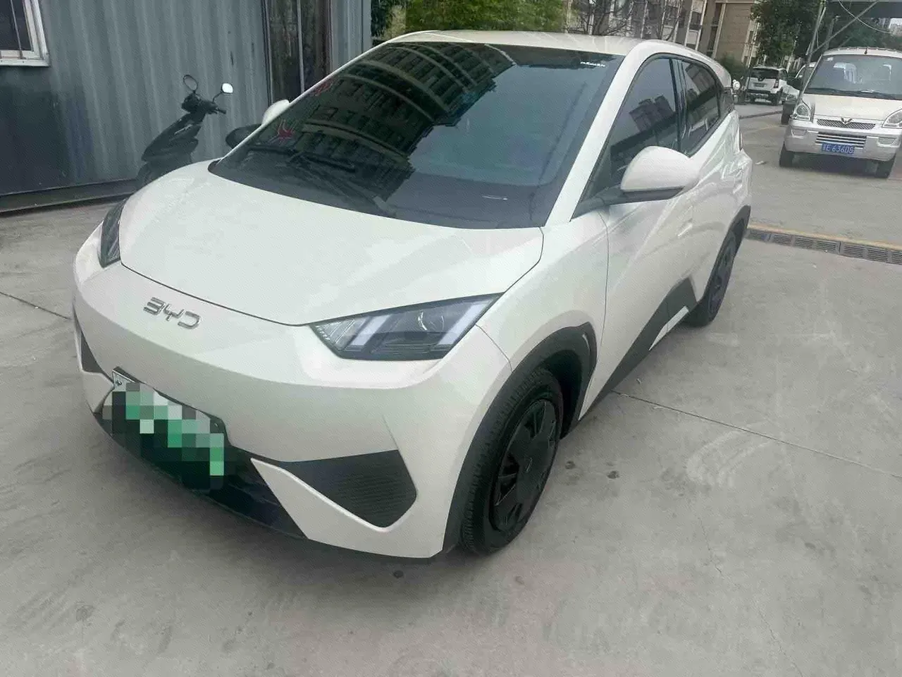 Open image lightbox: BYD 2025 seagulls 305km dynamic version of automatic gear