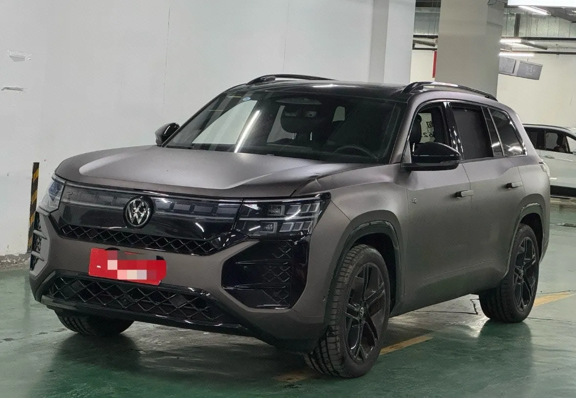 打开图片灯箱:Volkswagen 2025 Teramont Pro 2.0TSI 450TSI Four-Wheel-Drive Summit Edition Automatic