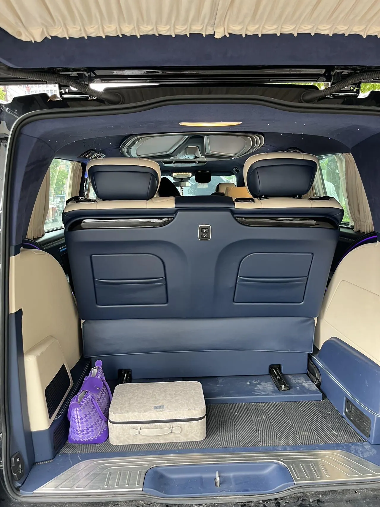 Mercedes Benz 2023 Vito 2.0T Elite Edition 7-seat Automatic Gear 5