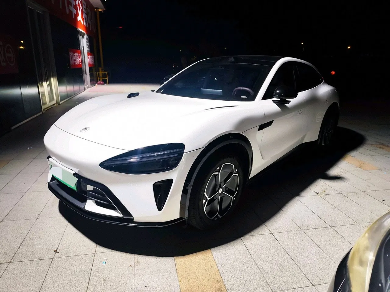 打开图片灯箱：MI 2026 YU7 Standard Edition Automatic Gear
