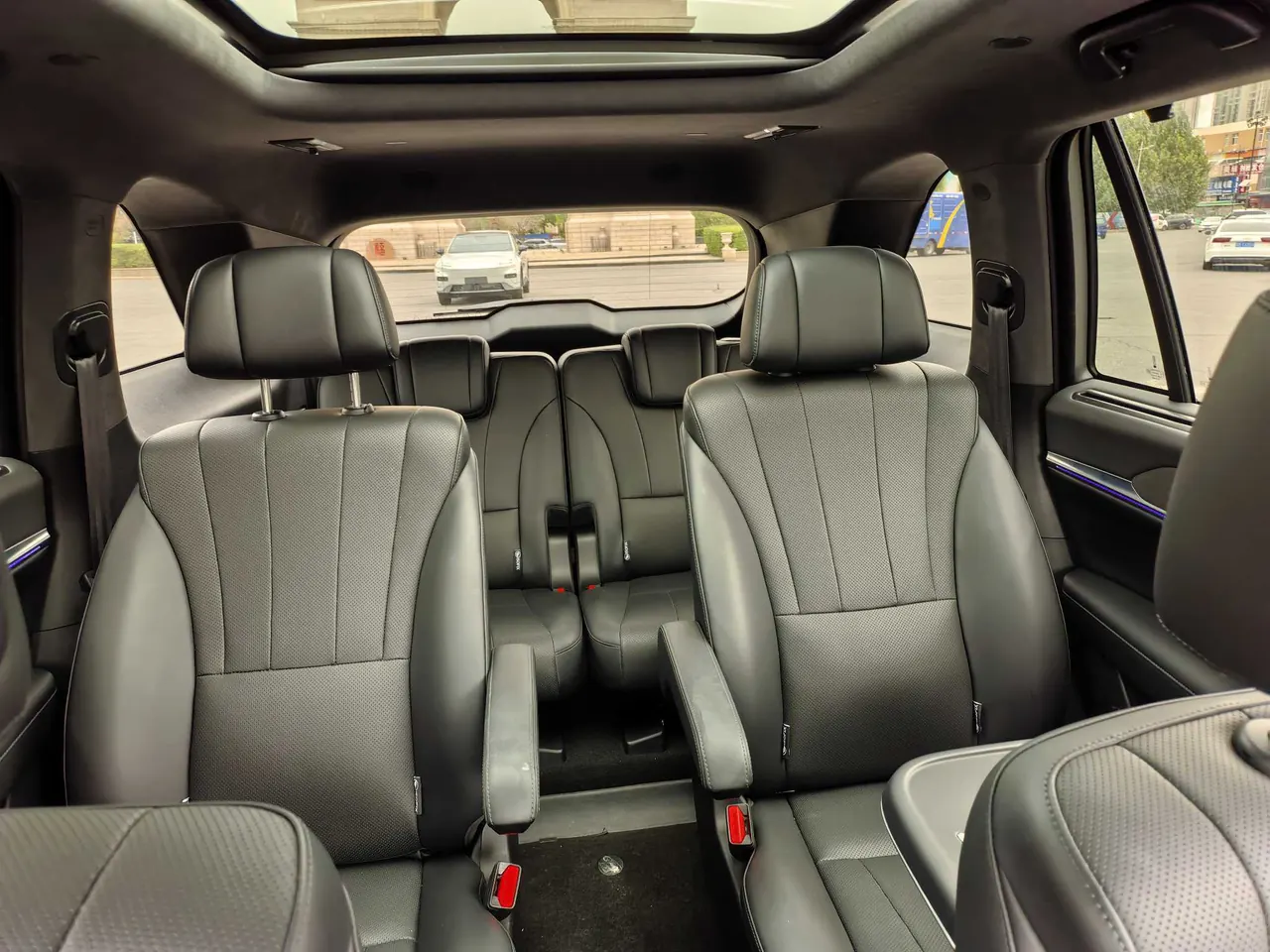 WEY 2025 Blue Mountain DHT 1.5T Four-wheel Drive Smart Drive Ultra Automatic Gear 18