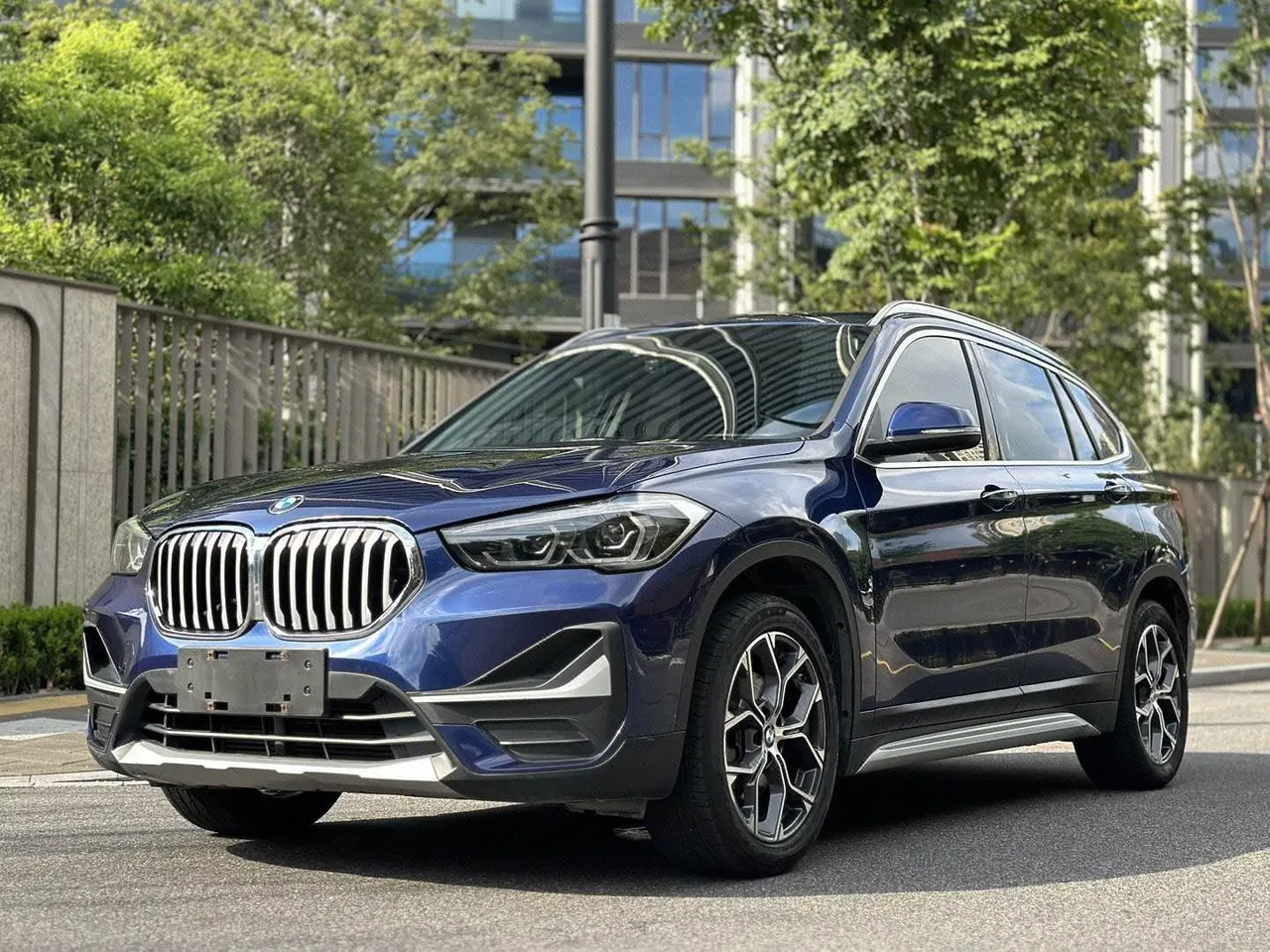 Open image lightbox: BMW 2020 X1 sDrive20Li 1.5T exclusive automatic gear