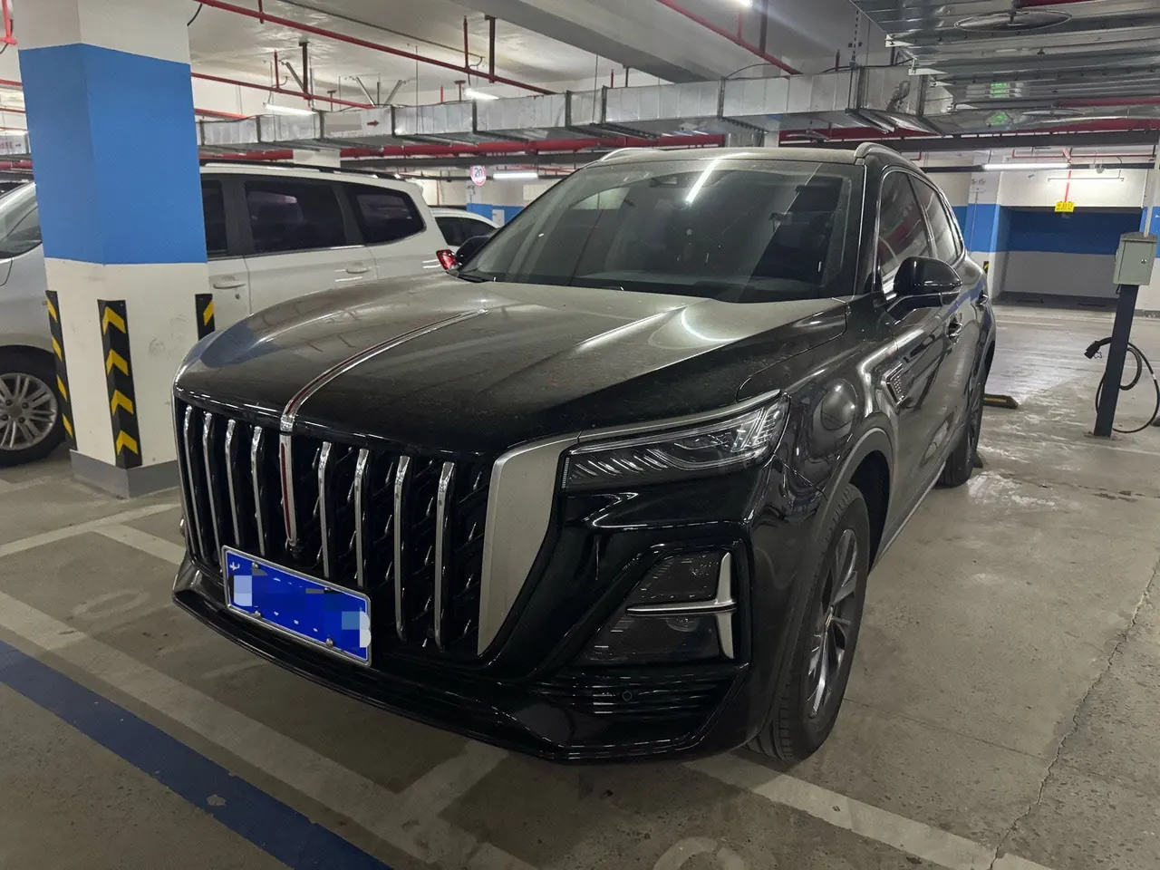 Open image lightbox: HongQi 2025 HS5 2.0T Two-Drive Flag Enjoy Pro Edition Automatic Gear
